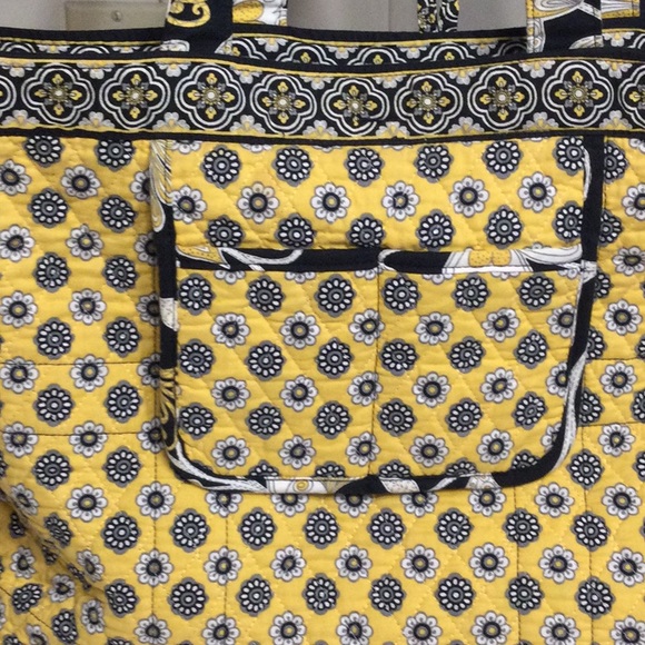 Vera Bradley Tote Like New Condition - Picture 4 of 8